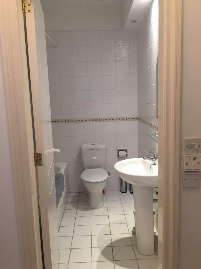 Limnaria Gardens - Modern 1 Bed, Walk To Beach & Shops Pafos Dış mekan fotoğraf