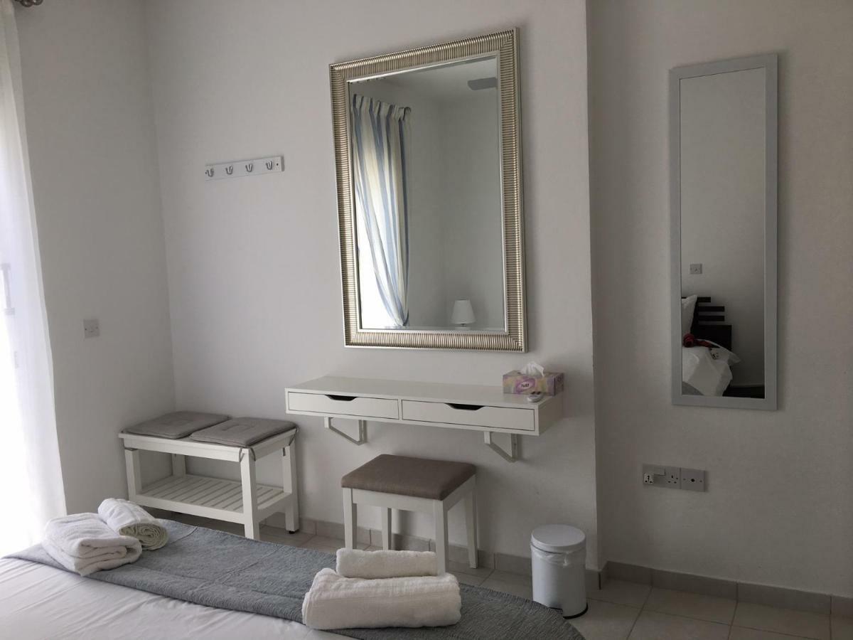 Limnaria Gardens - Modern 1 Bed, Walk To Beach & Shops Pafos Dış mekan fotoğraf
